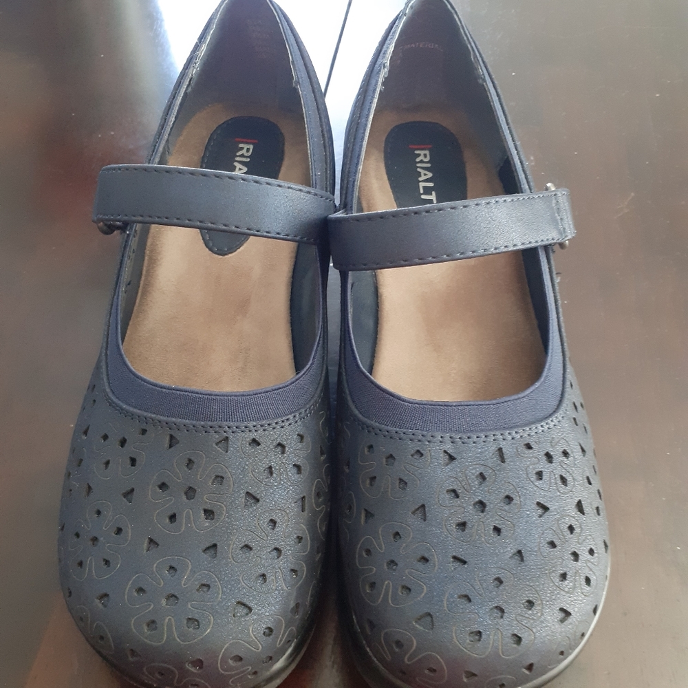 Rialto Visalia Mary Jane Shoes 7.5